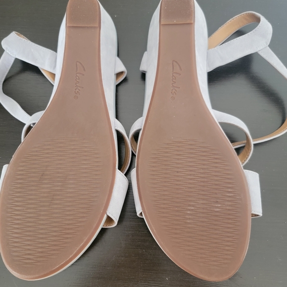 Clarks Parram Stella Nubuck Floral Sandal Women's, Size 8 - Picture 4 of 5